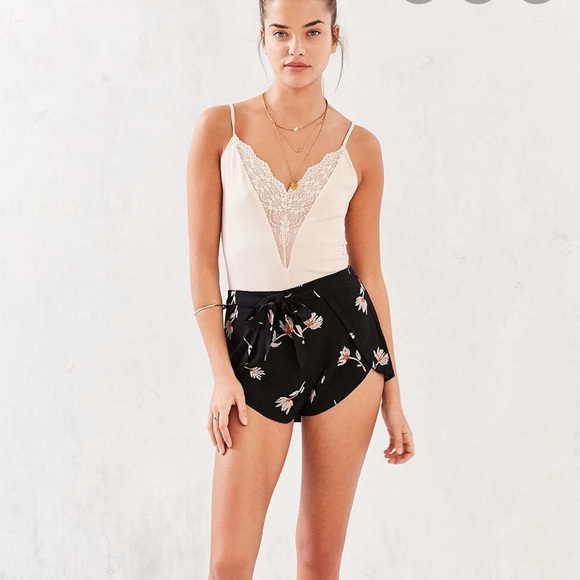 Urban Outfitters Pants - Kimchi Blue Floral Wrap shorts